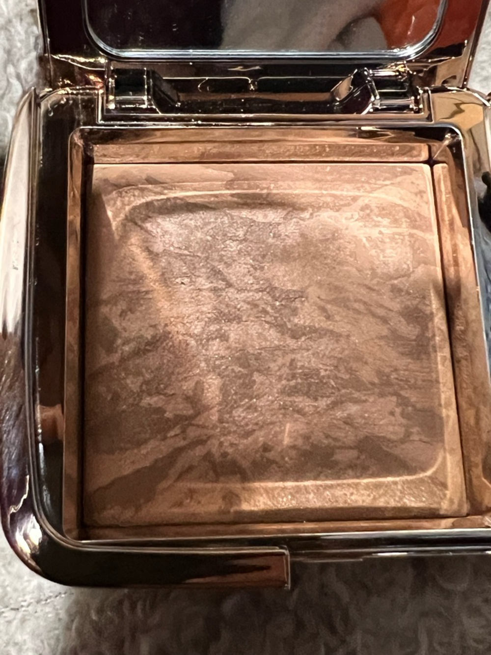 Hourglass Radiant Bronzer & Contour Powder - Marbled Brown Bronze